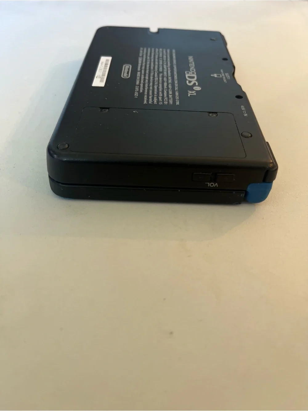 Nintendo DSi- Midnight Blue with Red Stylus